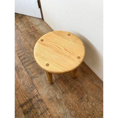 ふるさと納税 藤枝市 栗の木製　少し大きめでゆったり　丸スツールL　スツールとは呼べない座り心地