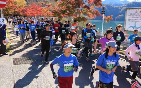【数量限定】2025年11月30日（日）開催　第47回丹沢湖マラソン大会出走権　10km　＋オリジナルTシャツ＋さくらの湯利用券付き　（駐車券なし）【 マラソン出走権 体験チケット 神奈川県 山北町 