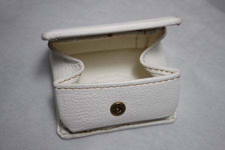 北杜市産 鹿革 コインケース コインケース 財布 小銭入れ 鹿革 ホワイト H7cm×W8cm×D3cm 北杜市産 八ヶ岳 ジビエ 職人 手作り 山梨県 北杜市 [h087]