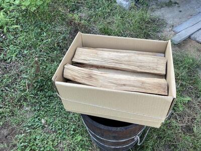 ナラの乾燥薪 10kg