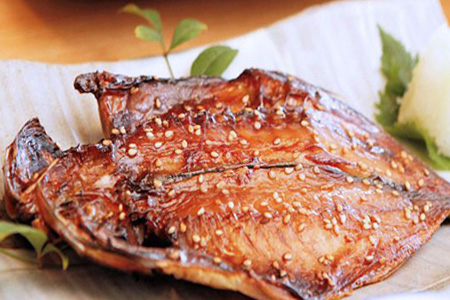 唐津 海の幸 特別限定 玉手箱セット 【無添加・無着色】唐津産 旬アジ 醤油みりん 淡汐干し ミシュランガイド掲載店 手作り 佐賀 呼子イカしゅうまい 無着色メンタイコ 国産 焼きいか 唐津産 おつま