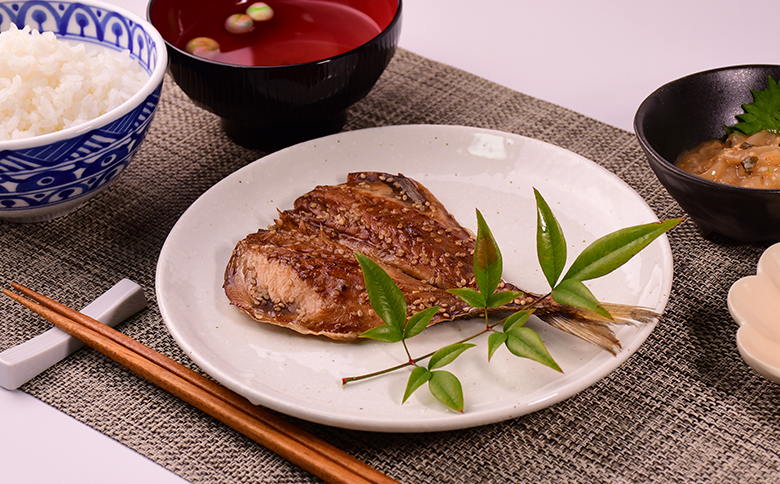 入久水産の「夕陽の里セット」