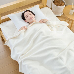 自然を愉しむ シルク毛布 セミダブル｜寝具 毛布  布団 掛け布団 セミダブル シルク毛布 毛布 シルク 毛布 天然素材 無着色 絹 オールシーズン  保温 吸湿 しっとり なめらか 泉大津市