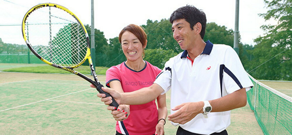 【ふるさと納税】ユニバーサルテニススクール 河内長野校 体験型スポーツレッスン｜大人向け1ヶ月体験レッスン（全4回）初心者歓迎 テニススクール お試しレッスン フィットネス 健康維持 習い事 アクティビティ 体験型返礼品 大阪 河内長野市