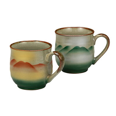 【ふるさと納税】九谷焼 ペアマグカップ/連山 a04 工芸品 コーヒーカップ ペアカップ 結婚 引き出物 金婚式 誕生日プレゼント 還暦祝い 古希 喜寿 米寿 退職 定年 プレゼント お祝い お返し お礼
