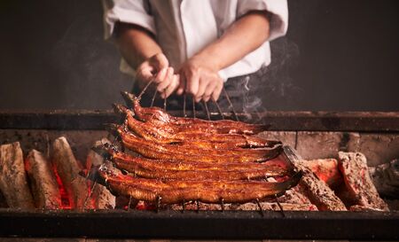 【高島屋選定品】＜炭焼きうなぎの魚伊＞炭火焼うなぎ蒲焼（2尾）_OS010-0036