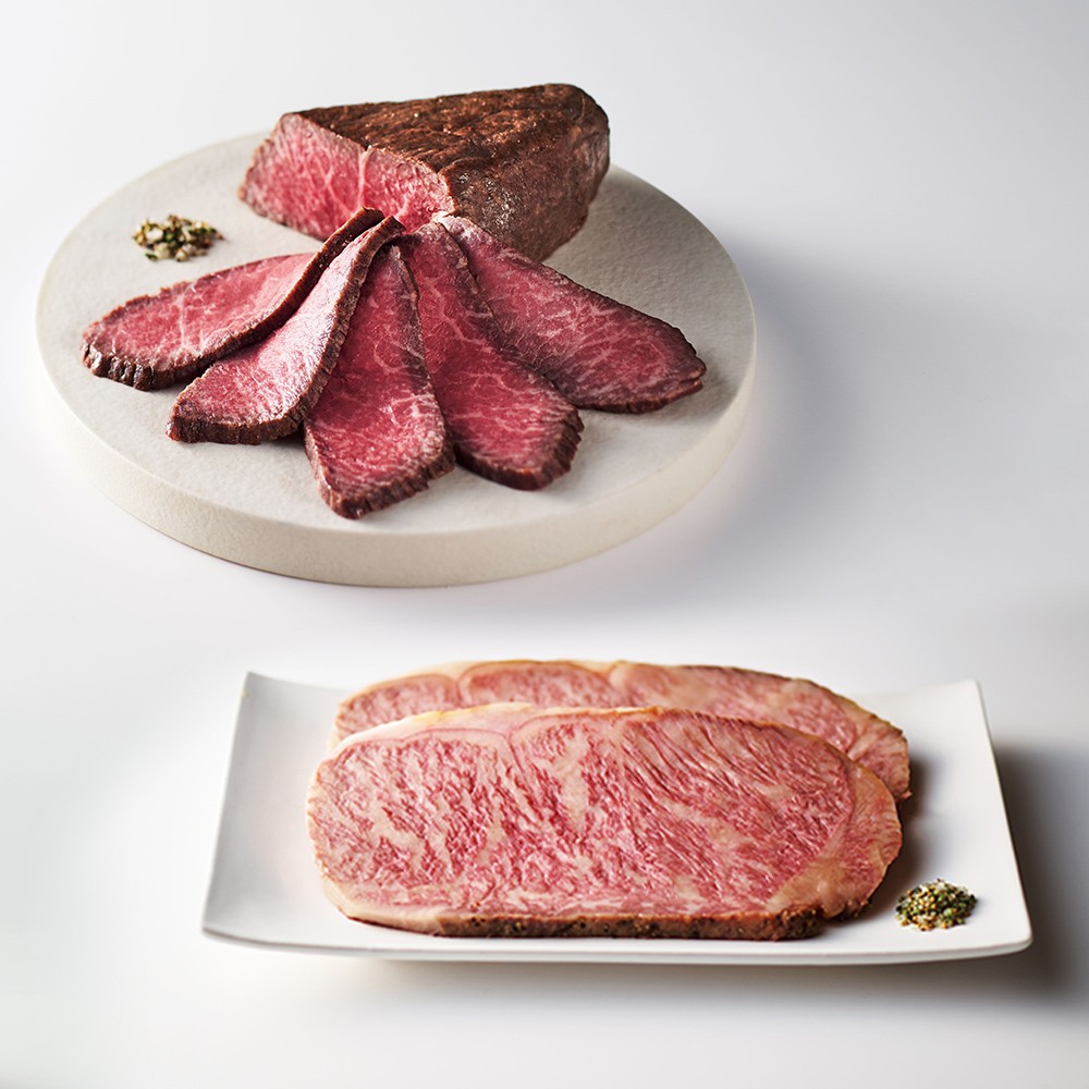 
            雲がさね＜結＞ローストビーフ2種セット（モモブロック250ｇ＆サーロインスライス100ｇ ２個）＆八雲塩【奥出雲和牛 国産 黒毛和牛 冷凍 ローストビーフ ブロック肉 万能塩 贈答用 おもてなし ギフト 贈答 人気 詰め合わせ D-127】
          