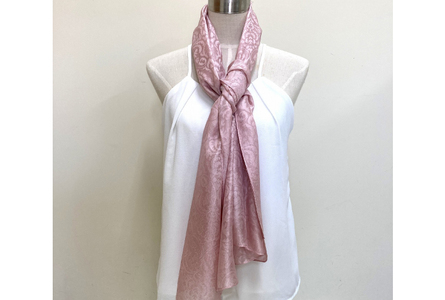 ウージ染め花穂ストール～唐草～