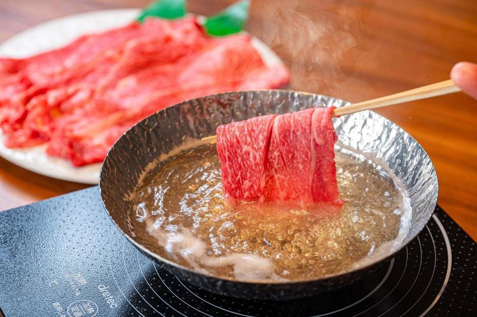 
            博多和牛しゃぶしゃぶ（前バラ・トモバラ）約1.8kg（約600g×3）
          