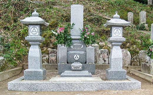 
雲南市 お墓の見守り 墓地清掃サービス 【島根県 雲南市 はか そうじ 墓守り 花立 先祖 彼岸 お盆 命日 月命日 合掌 お寺 墓地 墓石】
