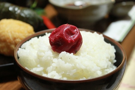 小分けタイプ♪昔ながらのすっぱいしそ漬け梅干し　120ｇ×３