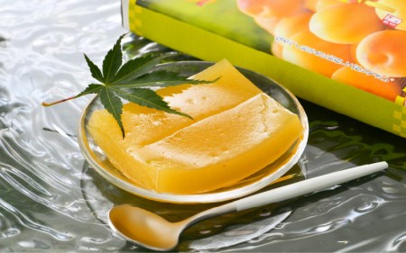 【2026年6月上旬以降発送】 夏の水羊羹！「黄金ゼリー」 250g × 3箱（計750g）  白餡と「黄金梅」ピューレ [e07-a015]
