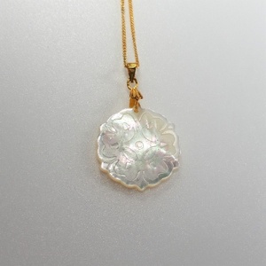 25ミリ!「華」のペンダント　白蝶貝【1261289】