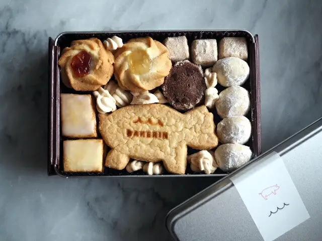 クッキー 缶 詰め合わせ 『ぶた』【手作り 焼き菓子 】スイーツ 菓子 人気 （ サブレ くるみ スノーボール チョコサブレ レモンサブレ 和三盆クッキー いちご りんご ジャム アーモンド メレンゲ