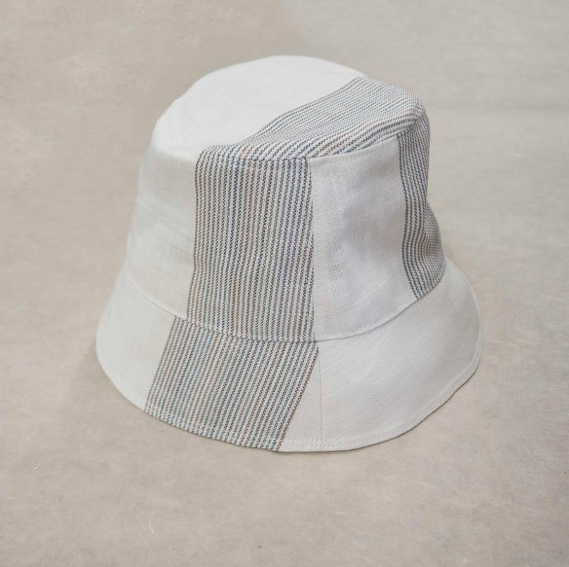 
            帽子 おまかせ ぼうし ハット 麻織物 手織り 手仕事 日本製 日常使い カジュアル ギフト 贈り物 和雑貨 和小物 雑貨 工芸品 おしゃれ シンプル ナチュラル モダン ファッション 石川 能登 羽咋 北陸 能登半島〔凛装〕 帽子　おまかせ / 縞or無地
          