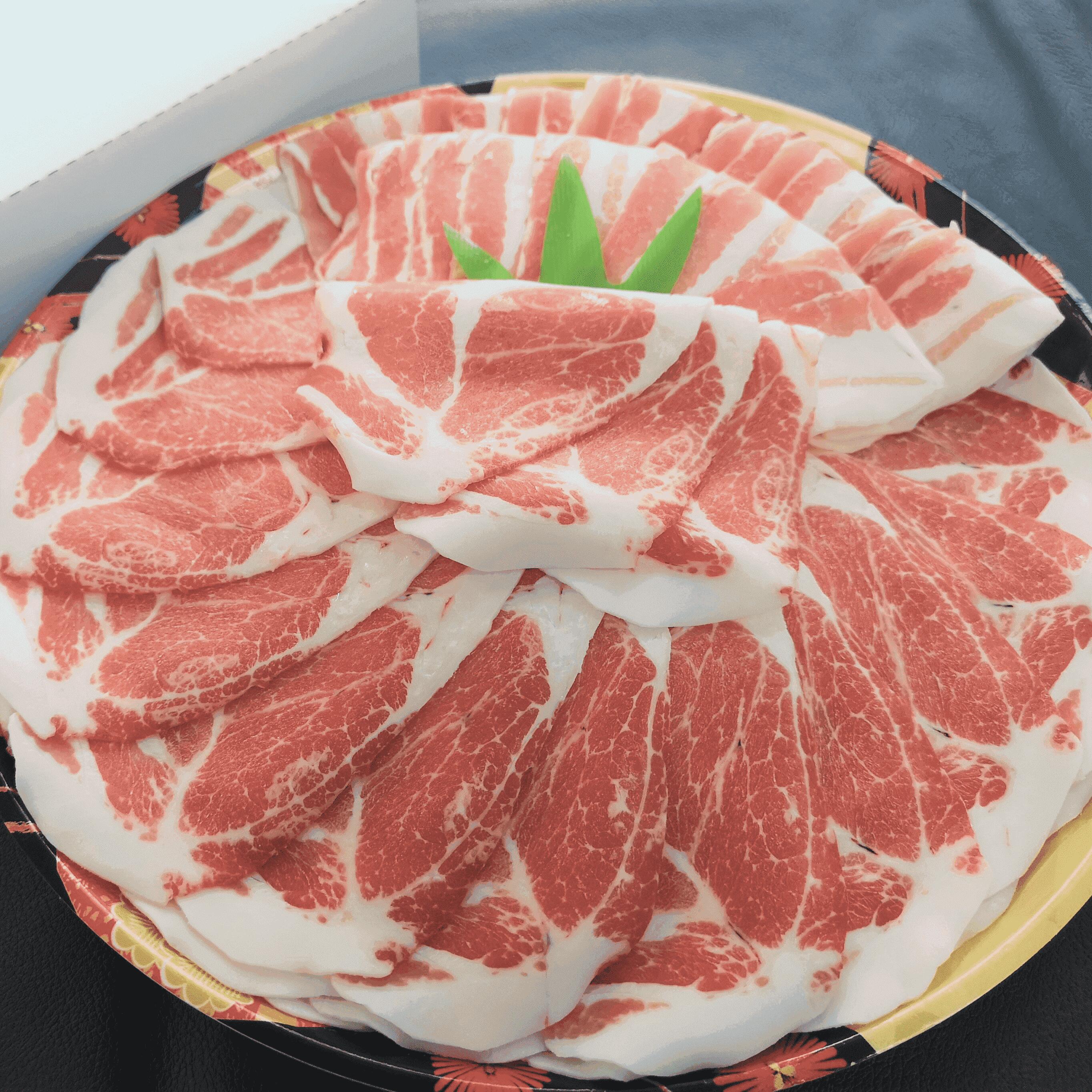 【ふるさと納税】 鹿児島黒豚しゃぶしゃぶ皿盛りご自宅用　700g(黒豚肩ロース400g、黒豚バラ300g)　AS-520 鹿児島黒豚 黒豚肩ロース 黒豚バラ 黒豚しゃぶしゃぶ しゃぶしゃぶ 冷しゃぶ サラダ 鹿児島県 薩摩川内市 送料無料