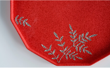 A25-227 緋彩プラチナシダ紋 十二角プレート 松尾陶器