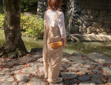 【八幡レザー 】お財布ポシェット（キャメル）【DP03SM】