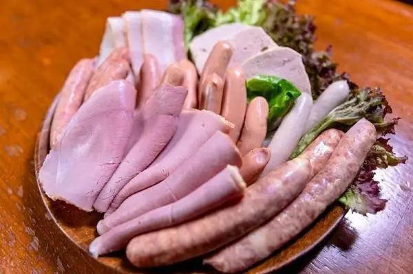【富士山麓からの贈り物】山中湖ハムの至粋セット７種盛〈ドイツ国産食肉加工コンテスト金賞受賞製品入り〉●