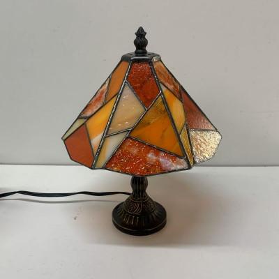 ふるさと納税 大村市 ステンドグラス ランプ 【スタンド型　色彩　オレンジ】 |  | 01