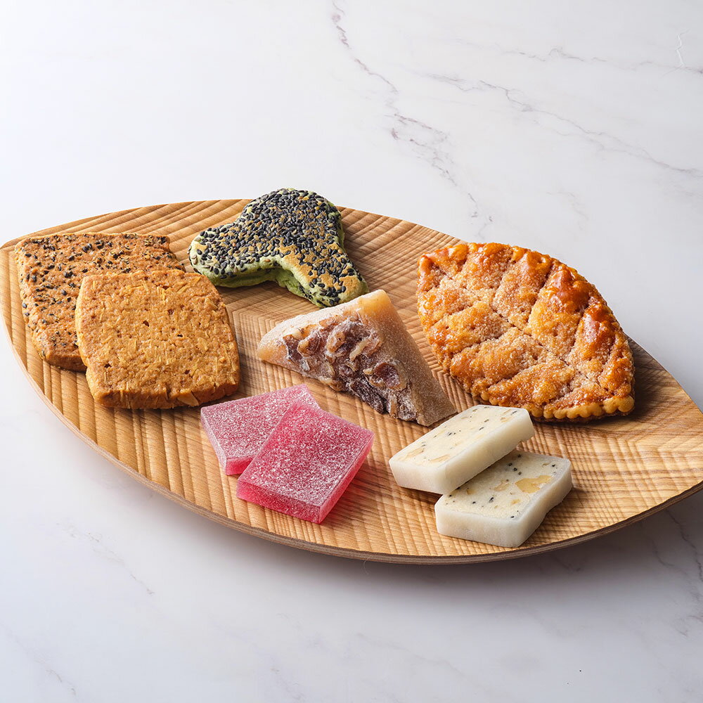 【ふるさと納税】銘菓 詰め合わせ 六種八味 食べ比べ セット 竹林堂 明がらす ぶどう飴 ゆべし 松焼 サブレ リーフパイ 銘菓 手土産 ギフト 贈答 お歳暮 和菓子 個包装 岩手県 遠野市 和菓子 郷土 ご当地 菓子 伝統 おみやげ お米の粉 ごま くるみ 山 ぶどう 常温 送料無料