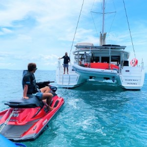 【与那原マリーナ発】沖縄ラグーンヨットチャーター DAYチャーター6名様プラン(約6～7時間)【1389615】