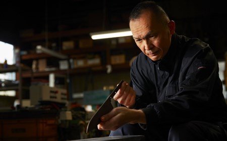 TBS「ララLIFE」で紹介されました(R5.5)　H30-98 関虎徹 V金10号 三徳 180mm【飛騨・美濃すぐれもの認定品】（YG300/安田刃物）