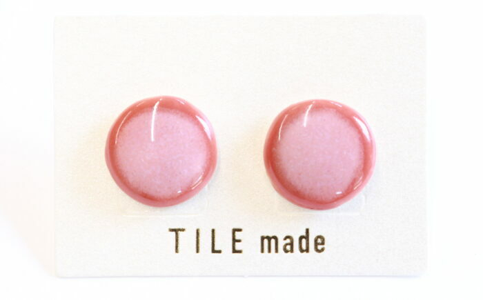 
            【美濃焼】 梅むら タイル ピアス 直径15mm 瑞浪市 / TILEmade タイル アクセサリー ハンドメイド [AZCD059]
          