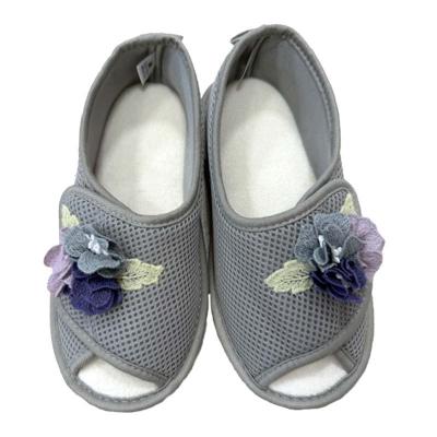 ふるさと納税 釧路市 室内シューズ グレー (前開き) Mサイズ 入院用 介護用 靴 母の日 ギフト F4F-8150 |  | 01