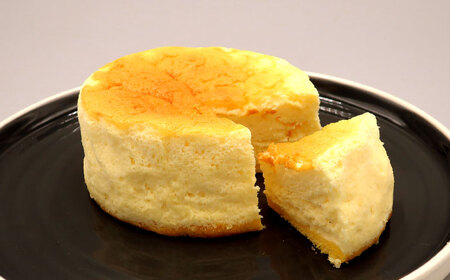 【3回定期便】ふんわりチーズ 直径12cm / チーズ ケーキ スフレチーズケーキ 冷凍 スイーツ / 長与町 / CAKE SHOP FAVORI[EBV058] 