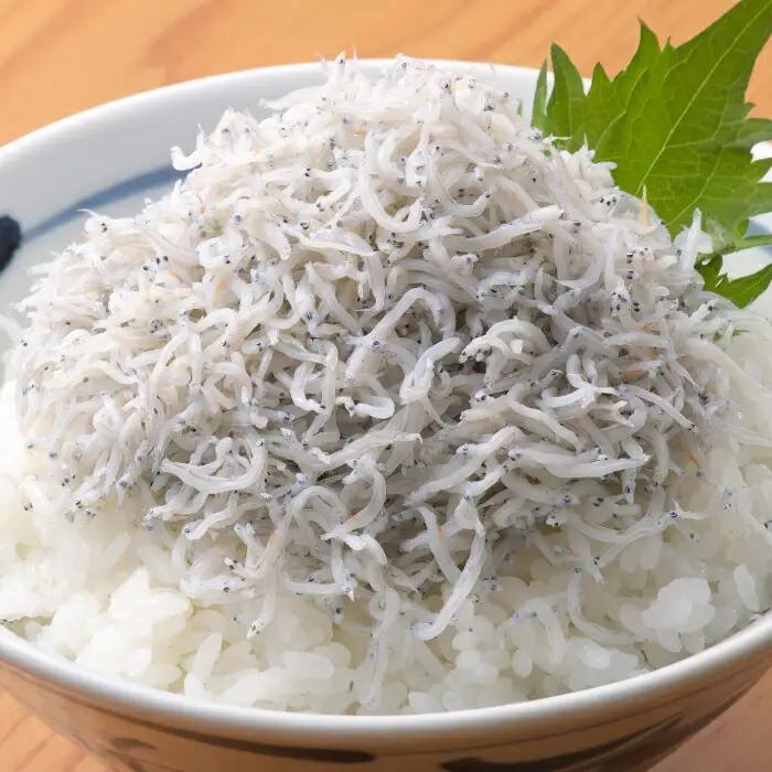 【最速発送】龍馬しらすと鮪たたきの紅白丼 【株式会社 七和】 [ATAX006]　スピード 最短 最速 発送