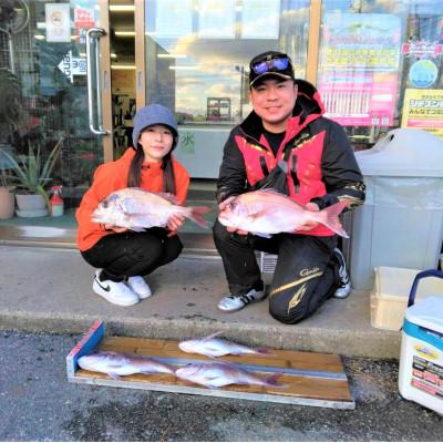 ふるさと納税 大仙市 香りと粘りで魚を引き寄せる、革新的な釣りエサ調整剤「酒粕パウダー酔拳」500g×4袋 |  | 03