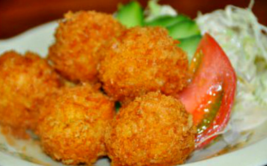 【四国一小さなまち】料理屋『富士』の特製カニクリームコロッケ 30個 カニコロッケ 蟹コロッケ クリームコロッケ 専用ソース付き ズワイガニ ズワイ蟹 ずわいがに 揚げるだけ お惣菜 おかず お弁当 