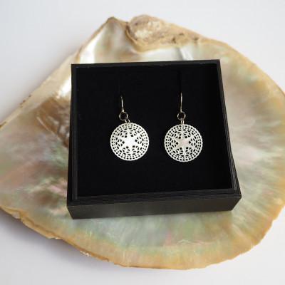 ふるさと納税 大和高田市 白蝶貝「ベツレヘムパール風」ピアス |  | 03