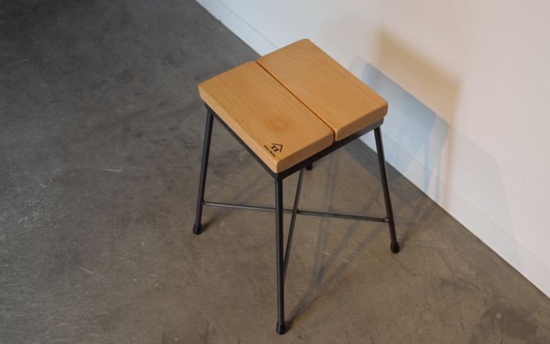 
BokuMokuあかね材スツール / 田辺市 熊野 あかね材 紀州材 木 家具 スツール
