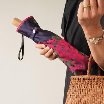 ふるさと納税 都留市 絵おり(大バラ・ネイビー)槙田商店の傘職人が作る大人にぴったりの上品な日本製の晴雨兼用婦人折傘 |  | 01