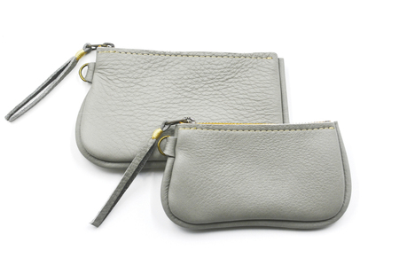 益子の革工房maharoのファスナーコインケース・カードケースセット　ライトグレー｜栃木県 益子町 ふるさと納税 コインケース カードケース 2個セット 牛革 手作り（AX133-4）