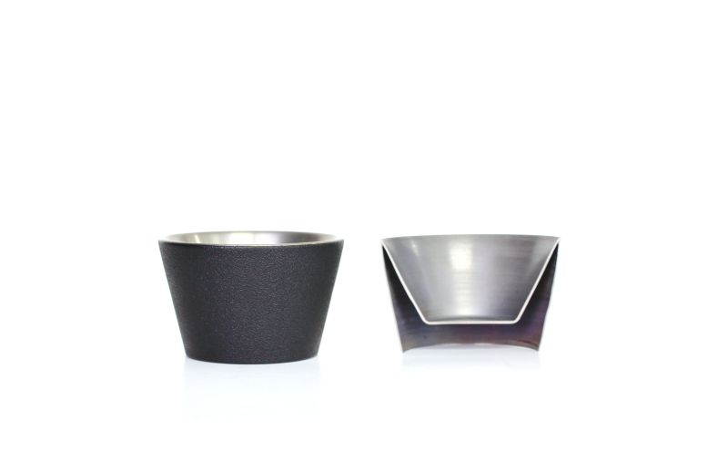チタン製 ぐいのみ  高桑製作所 一枚絞(ひとひらしぼり) 本漆・黒乾漆塗り【グッドデザイン賞受賞】【職人技・特許製法】 チタン ぐいのみ 東京都 大田区