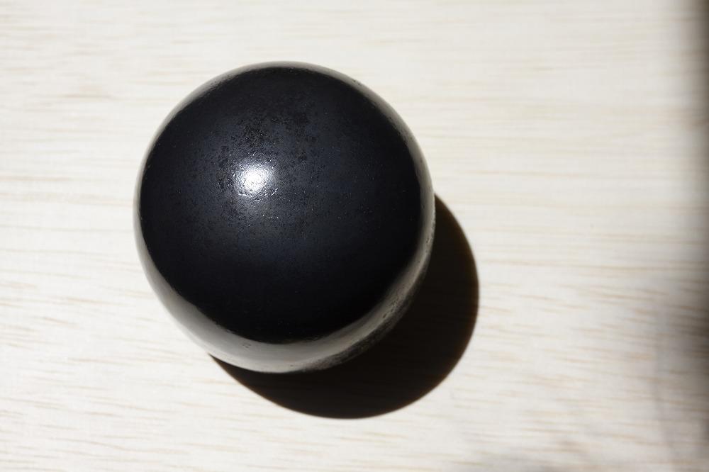 鉄彫刻家　飯田誠二作品　鉄本来の音を楽しむ楽器「Sei」（黒錆色タイプ）