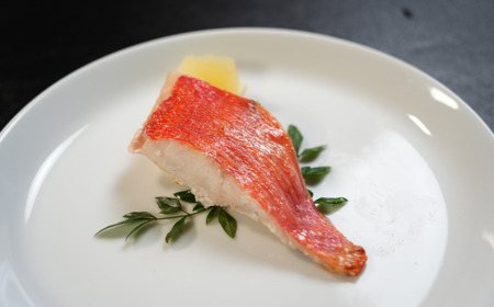 金目鯛 一夜干し 3枚 金目鯛 キンメダイ 金目鯛一夜干し 干物 創業100年 老舗干物 干物専門店 高級干物 和食 酒の肴 グルメ つまみ おつまみ ビール 日本酒 酒 老舗 国内 厳選 贈り物 国