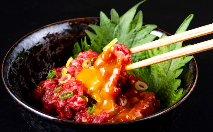 馬肉さくらユッケ 250g ( 50g × 5 ） 【合同会社　長岡フーズ】 [ZFR017]