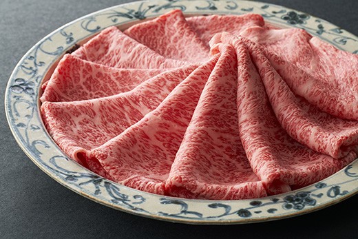 
                  【寛閑観】近江牛すき焼き・しゃぶしゃぶ用450ｇ(赤身250ｇ・霜降り200ｇ)【冷蔵】【FR46W】( 近江牛 ブランド 和牛 牛肉 すきやき すき焼き しゃぶしゃぶ 国産 人気 鍋 滋賀県 近江八幡市 赤身 霜降り 神戸牛 松阪牛 に並ぶ 日本三大和牛 近江牛 ふるさと納税 )
                