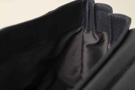 OBI（革のカシミヤ 郡上市産 明宝鹿革バッグ）ブルーグレイ