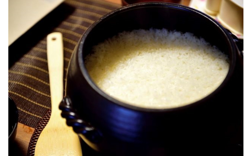 【令和7年産新米予約】【定期便】南魚沼産コシヒカリ精米2kg×６回 山本家【従来品種】【2025年10月中旬より順次発送予定】