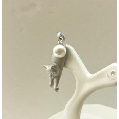 ふるさと納税 伊勢市 アコヤ真珠SILVERタックブローチ 飛び降りるネコ　1188 |  | 01
