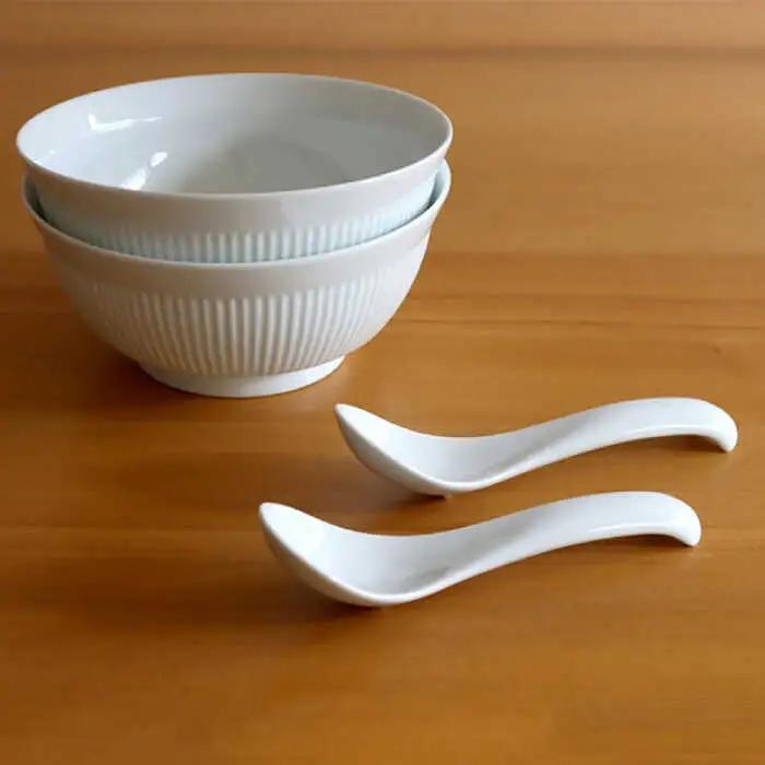 【白山陶器】【2人分の食器】よしず彫6寸めん丼とレンゲ 白磁 4ピースセット[TA141]
