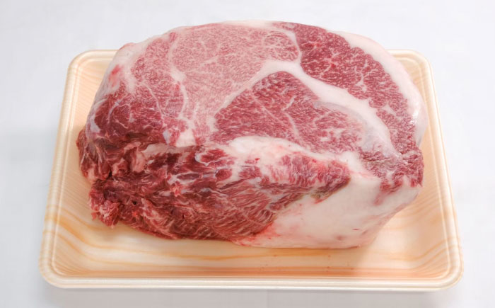 厳選佐賀牛 肩ロース ブロック 2kg / 牛肉 / 佐賀県 / 有限会社片岡精肉店 [41AEAC019]