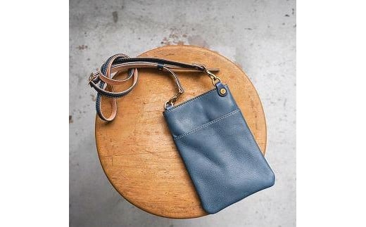 【minca】 全6色 栃木レザーのスマホショルダー /ブルー【小物 ファッション 人気 おすすめ 】