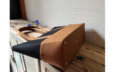 【2026年6月上旬発送開始】【 AKIRA オリジナル】【 マツコの知らない世界 で紹介されました！】職人手作り 大きなトートバッグ レディスショルダータイプ 黒×茶色帆布 A4対応 大きい 大容量