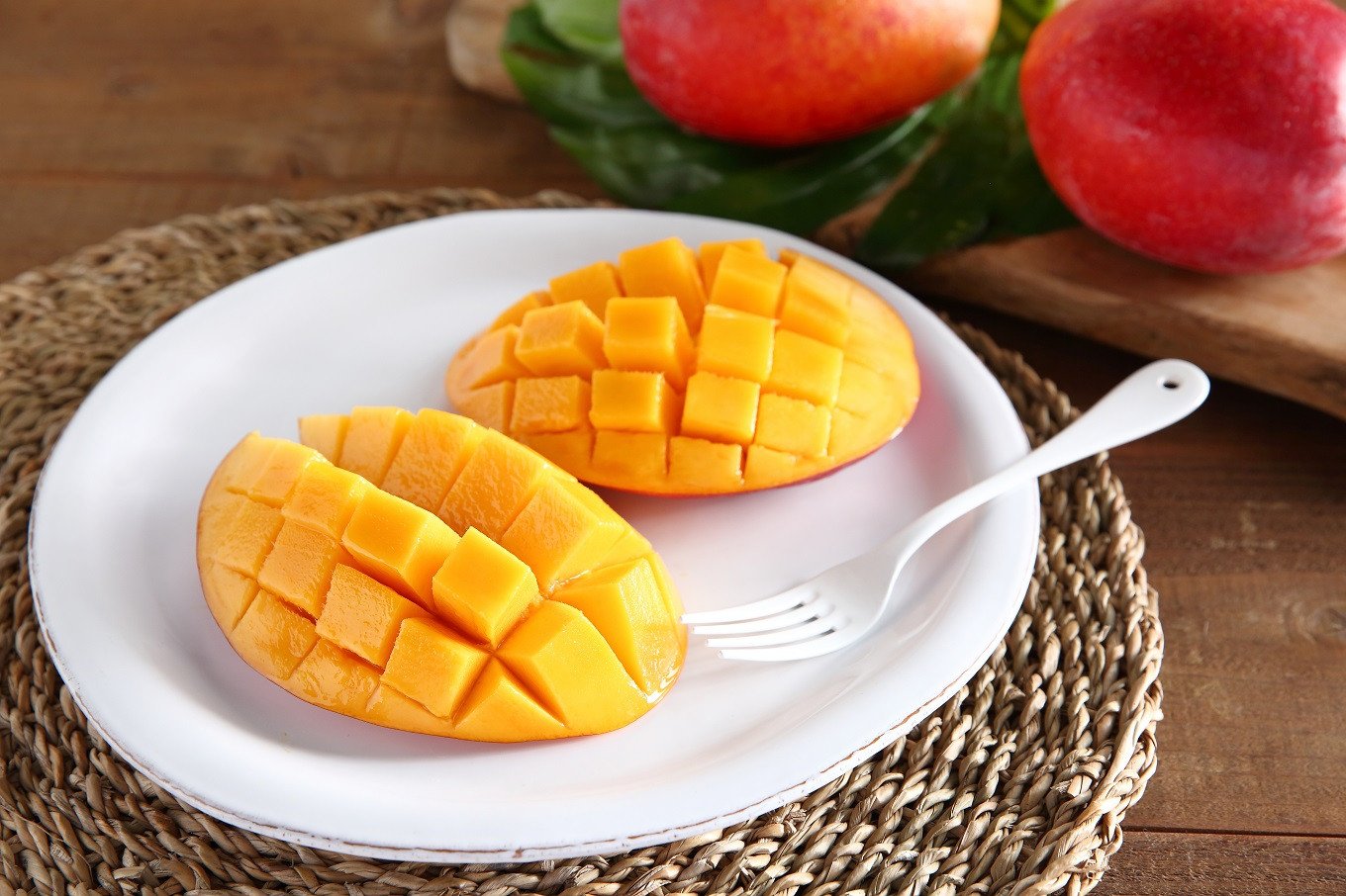 
            【2026年7月ごろ発送】【糖度15度以上】無加温栽培『完熟マンゴー』２kg　喜界島産
          